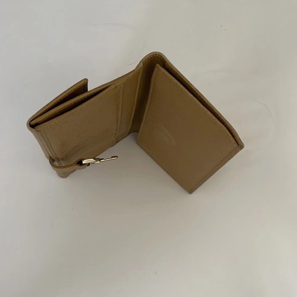 Gucci Authentic Leather Wallet